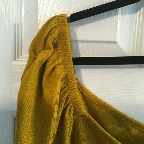 Ava & Viv Elbow Short Sleeve Top - Picture 5 of 6